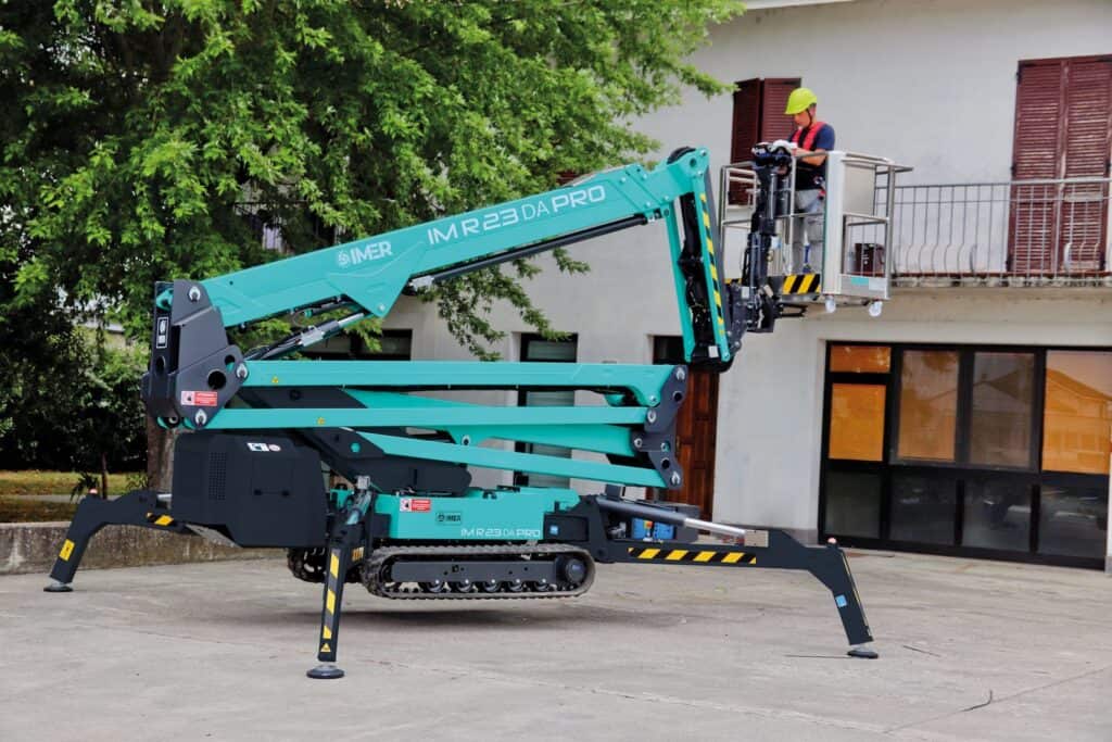 IM R 74 / 23 DA Pro stowed on a jobsite